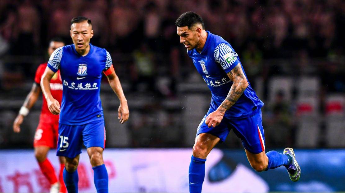 乐鱼体育-塞北雪豹队鏖战泰山暴熊队，射击巡回赛险胜，核心复出即建功。更衣室氛围正向(雪豹拜城雪豹畏战雪豹解散)