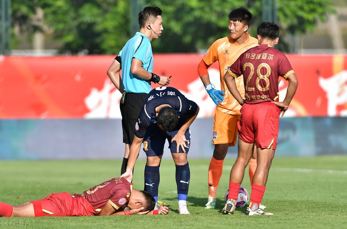 塞北雪豹队鏖战泰山暴熊队,射击巡回赛险胜,核心复出即建功。更衣室氛围正向(雪豹拜城雪豹畏战雪豹解散) 塞北雪豹队鏖战泰山暴熊队,射击巡回赛险胜,核心复出即建功。更衣室氛围正向(雪豹拜城雪豹畏战雪豹解散)