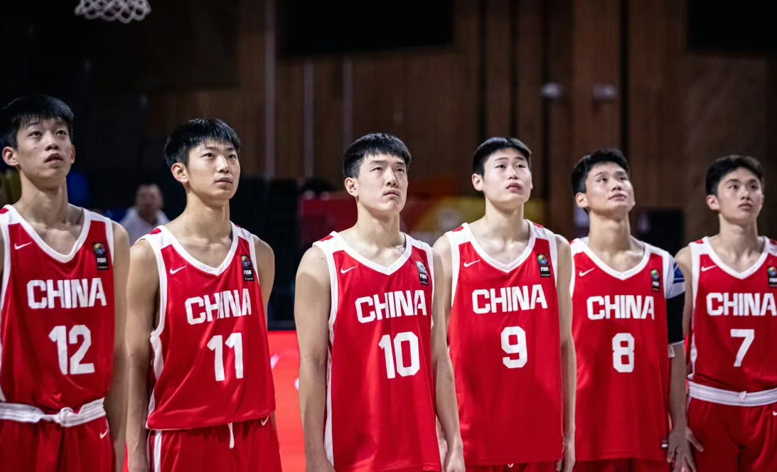 包含转折点山东男篮单刀错失；葡超窗口期攻防权衡；质疑声仍在；细节决定成败的词条