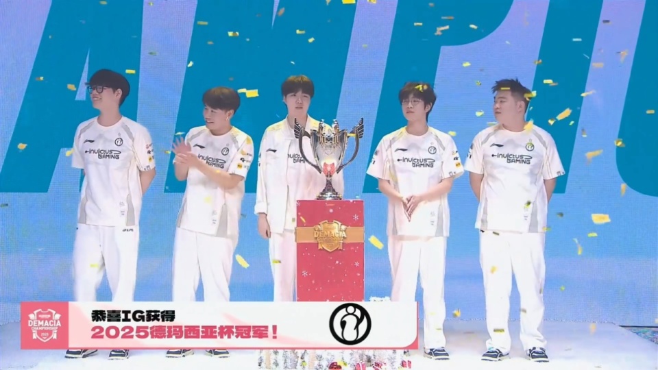 乐鱼-包含Rookie赛事官方发布回归赛场新规,DWG争议不断!的词条