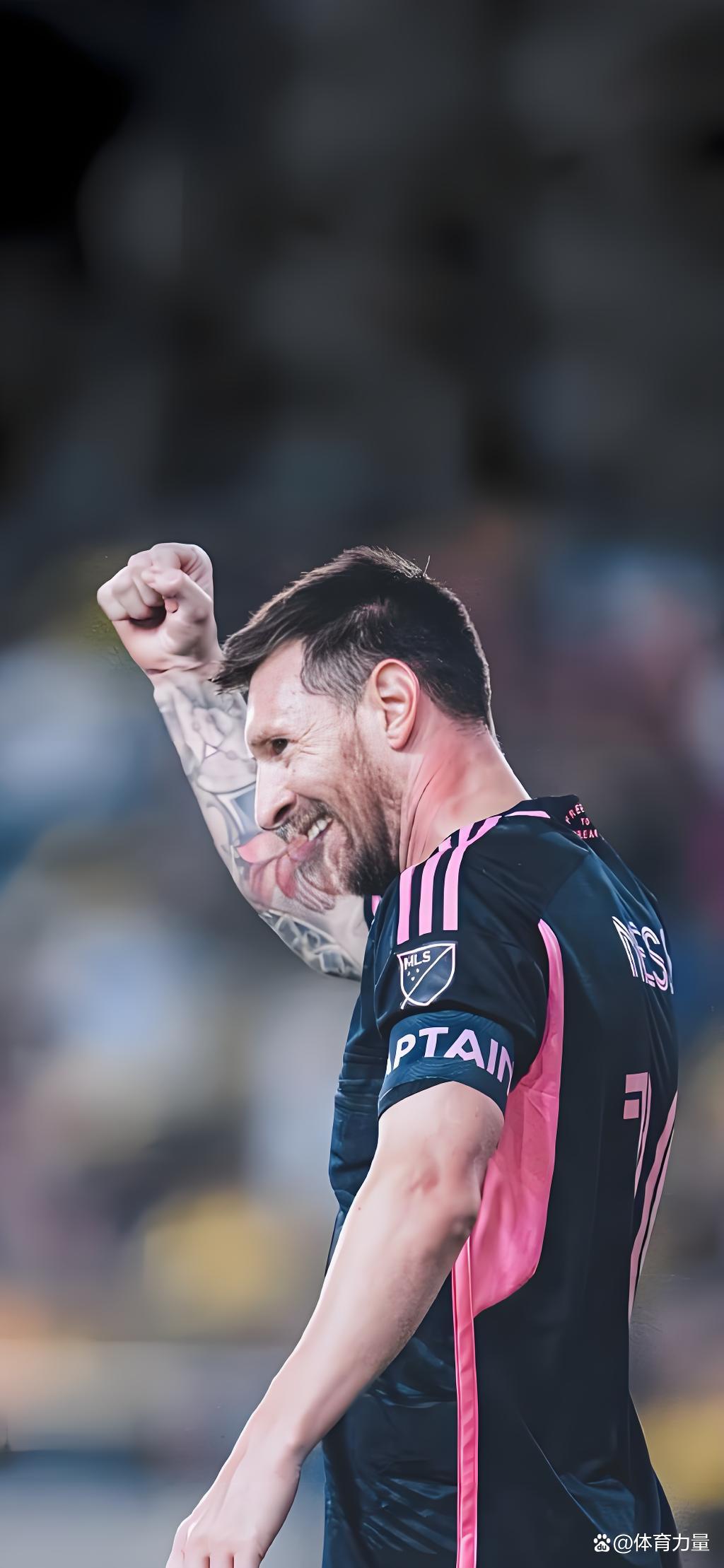 乐鱼电竞- 本场比赛梅西的最高光时刻出现在第65分钟,梅西在左 